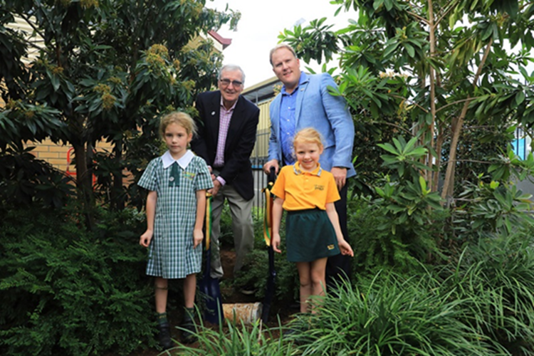 4th generation Wrafter children at St Pius, with Former Principal Robert Taylor and current Principal Peter Gordon (May 2022)..png